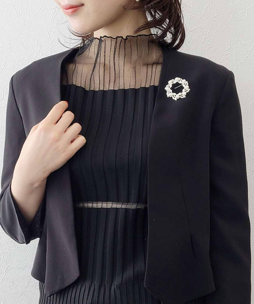 Three Four Time（ｽﾘｰﾌｫｰﾀｲﾑ）の「【結婚式/パーティ/フォーマル】リーフパールリングブローチ（ブローチ/コサージュ・レディース・シルバー/ゴールド・FREE）」の4枚目の写真