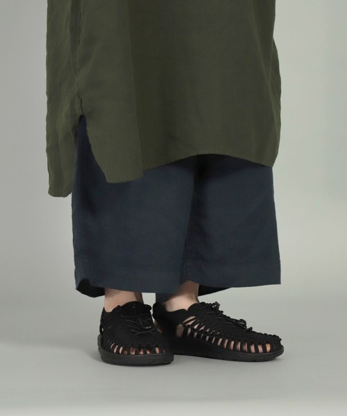 KEEN（キーン）の「[ KEEN ] womens UNEEK サンダル（サンダル・レディース・ホワイト/ブラック・70/65/60/75）」の16枚目の写真