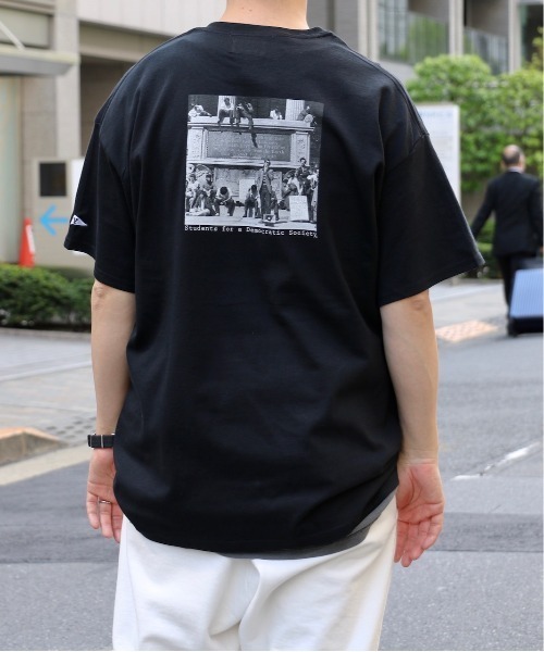 SUNNY SPORTS(サニースポーツ)の「SUNNY SPORTS / サニースポーツ YALE STUDENTS PHOTO POCKET TEE(Tシャツ/カットソー・メンズ・ホワイト/ブラック/サンドベージュ・LARGE/MEDIUM/X-LARGE)」の11枚目の写真