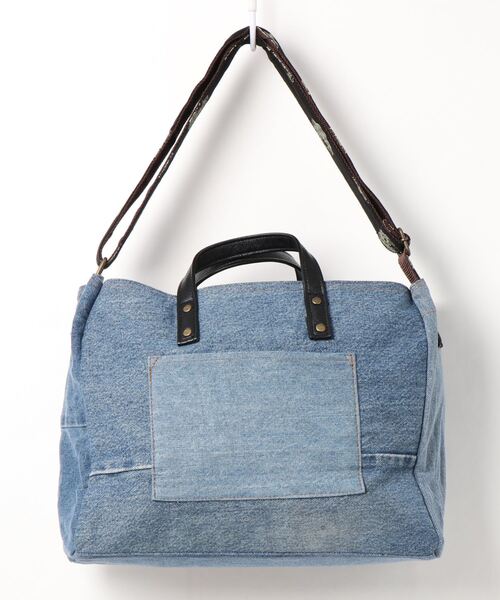 ScoLar(スカラー)の「バンダナ柄2WAYトート(トートバッグ・レディース・レッド/オフホワイト・FREE)」の4枚目の写真