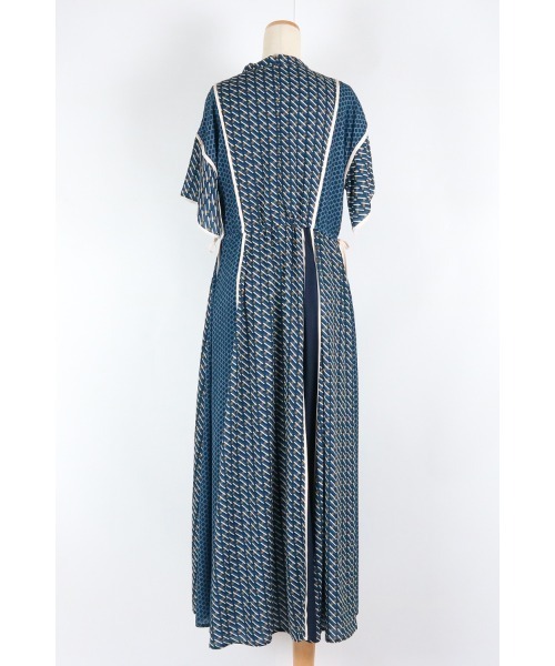 AULA AILA（アウラアイラ）の「幾何学プリントドレス（ドレス・レディース・ブルー/ブラウン/ネイビー・0）」の15枚目の写真