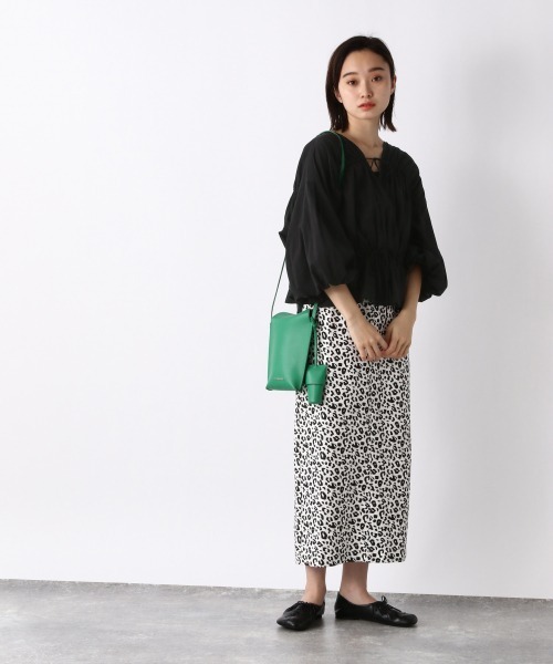 JEANASIS（ジーナシス）の「2WAYギャザーVブラウス/951587（シャツ/ブラウス・レディース・ホワイト/ブラック/カーキ・FREE）」の6枚目の写真