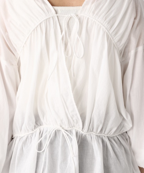 JEANASIS（ジーナシス）の「2WAYギャザーVブラウス/951587（シャツ/ブラウス・レディース・ホワイト/ブラック/カーキ・FREE）」の19枚目の写真