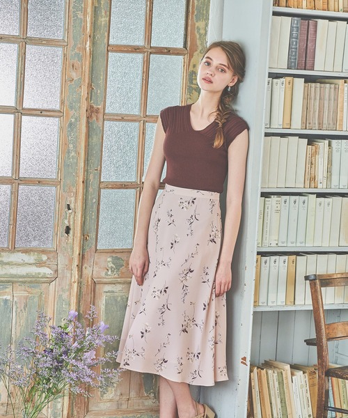 BE RADIANCE(ビーラディエンス)の「Vネックリブニットトップス(ニット/セーター・レディース・ブラウン/ブルー/ラベンダー・FREE)」の16枚目の写真