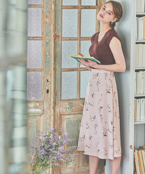 BE RADIANCE(ビーラディエンス)の「Vネックリブニットトップス(ニット/セーター・レディース・ブラウン/ブルー/ラベンダー・FREE)」の19枚目の写真