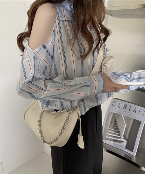 yuue' ( wear )（ユーイ）の「2way ミニポーチ付きチェーンレザーショルダーバッグ（ショルダーバッグ・レディース・ブラック/アイボリー・FREE）」の5枚目の写真