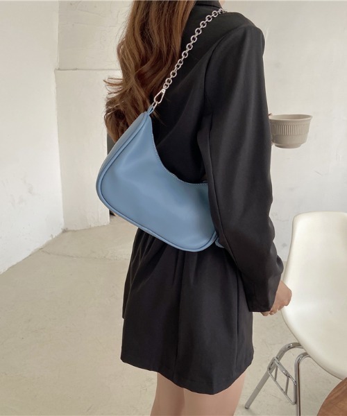 yuue' ( wear )（ユーイ）の「2way ミニポーチ付きチェーンレザーショルダーバッグ（ショルダーバッグ・レディース・ブラック/アイボリー・FREE）」の6枚目の写真
