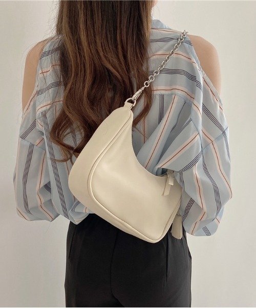 yuue' ( wear )（ユーイ）の「2way ミニポーチ付きチェーンレザーショルダーバッグ（ショルダーバッグ・レディース・ブラック/アイボリー・FREE）」の9枚目の写真