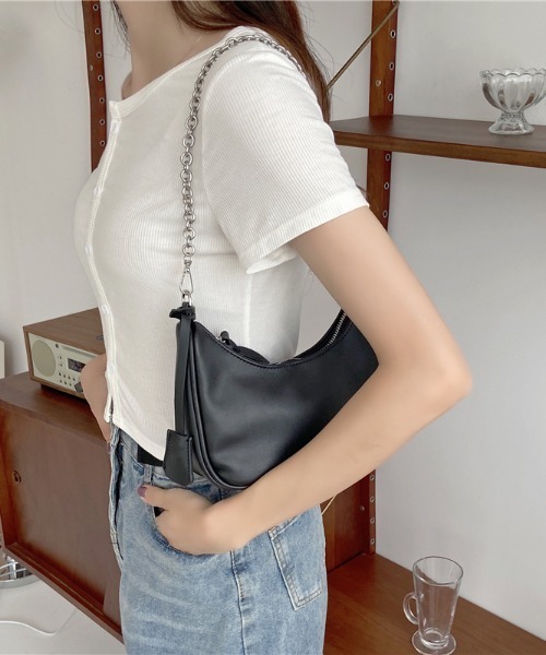 yuue' ( wear )（ユーイ）の「2way ミニポーチ付きチェーンレザーショルダーバッグ（ショルダーバッグ・レディース・ブラック/アイボリー・FREE）」の13枚目の写真
