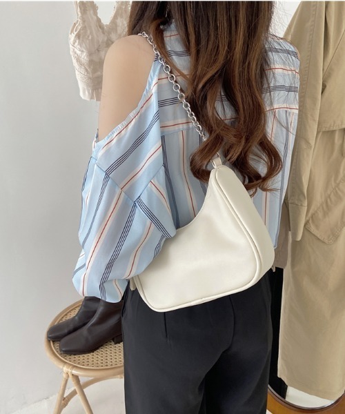 yuue' ( wear )（ユーイ）の「2way ミニポーチ付きチェーンレザーショルダーバッグ（ショルダーバッグ・レディース・ブラック/アイボリー・FREE）」の17枚目の写真