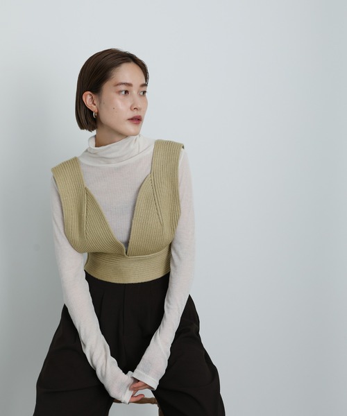 select MOCA(セレクトモカ)の「2021 AW クロップドニットビスチェ(ベスト・レディース・ブラック/ベージュ/テラコッタ・FREE)」の10枚目の写真