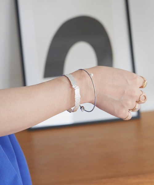 Libra Cue（リブラ キュー）の「ポイントパールニュアンスブレスレット（ブレスレット・レディース・シルバー/ゴールド・FREE）」の6枚目の写真