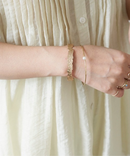 Libra Cue（リブラ キュー）の「ポイントパールニュアンスブレスレット（ブレスレット・レディース・シルバー/ゴールド・FREE）」の3枚目の写真