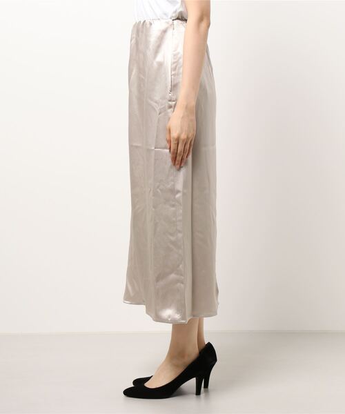 Te chichi(テチチ)の「サテンIラインスカート(スカート・レディース・ブラウン/グリーン/ベージュ・フリ-)」の5枚目の写真