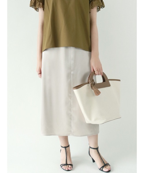 Te chichi(テチチ)の「サテンIラインスカート(スカート・レディース・ブラウン/グリーン/ベージュ・フリ-)」の2枚目の写真