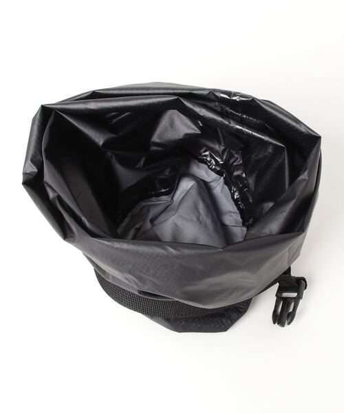 Speedo（スピード）の「Speedo/ハイドロエアウォータープルーフ ナイロンバッグ8L（エコバッグ/サブバッグ・レディース・ブラック/カーキ・FREE）」の6枚目の写真