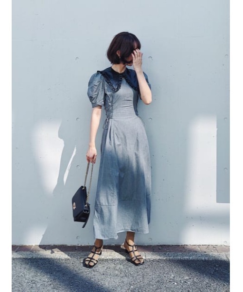 THROW by SLY(スローバイスライ)の「THROW SHIRRING PUFF TOPS シャーリングパフ トップス(シャツ/ブラウス・レディース・ライトブルー/グレー・FREE)」の3枚目の写真