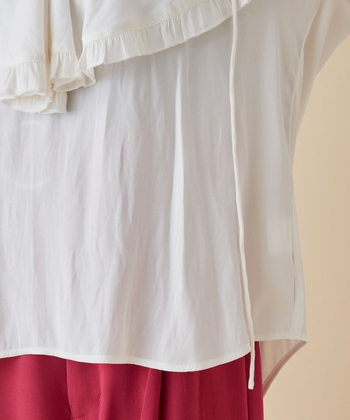 MADEMOISELLE ROPE'（マドモアゼル ロペ）の「ラッフルケープVネックブラウス（シャツ/ブラウス・レディース・オフホワイト・38）」の12枚目の写真