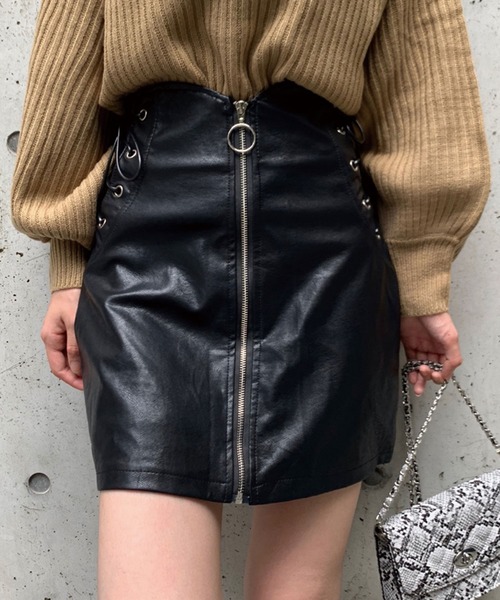 SPIGA(スピーガ)の「サイド編み上げフロントZIPハイウエストレザーミニスカート(スカート・レディース・ブラック・SMALL/MEDIUM)」の8枚目の写真