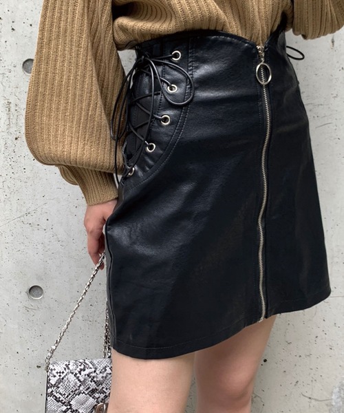 SPIGA(スピーガ)の「サイド編み上げフロントZIPハイウエストレザーミニスカート(スカート・レディース・ブラック・SMALL/MEDIUM)」の9枚目の写真