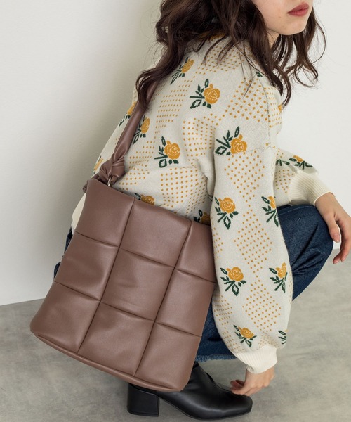 w closet（ダブルクローゼット）の「オーキッドショルダーバッグ（ショルダーバッグ・レディース・ブラック/ブラウン/アイボリー・FREE）」の3枚目の写真