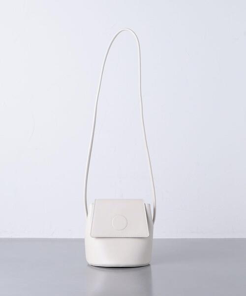 MODERN WEAVING（モダンウィーヴィング）の「＜MODERN WEAVING（モダン ウィーヴィング）＞TRAPEZE バケット バッグ ▲（ショルダーバッグ・レディース・ホワイト/グレー/オリーブ・FREE）」の2枚目の写真