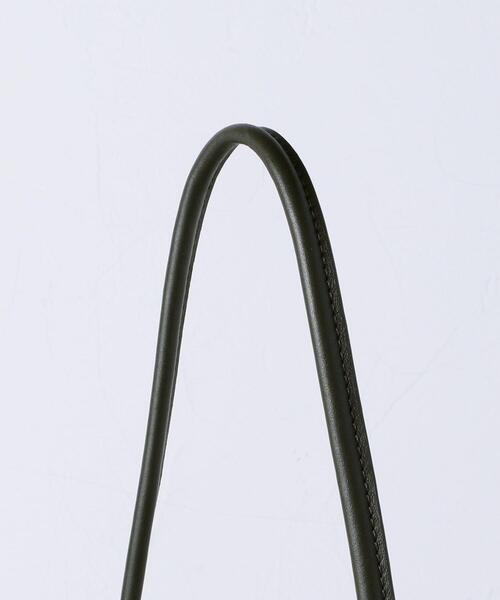 MODERN WEAVING（モダンウィーヴィング）の「＜MODERN WEAVING（モダン ウィーヴィング）＞TRAPEZE バケット バッグ ▲（ショルダーバッグ・レディース・ホワイト/グレー/オリーブ・FREE）」の5枚目の写真