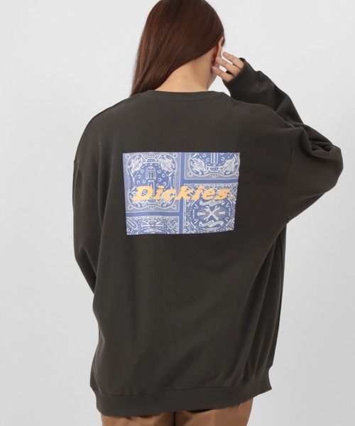 Dickies（ディッキーズ）の「【Dickies/ディッキーズ】ブランドロゴ　フロント＆バックプリント　長袖スウェット（スウェット・レディース・ホワイト/ホワイト系その他/ブラック/ダークブルー/ラベンダー/ホワイト系その他3/ブラウン/ホワイト系その他2・M/L）」の5枚目の写真