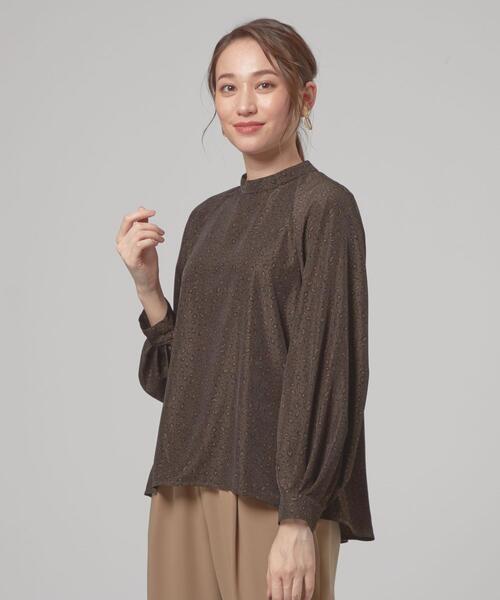 closet story(クローゼットストーリー)の「<closet story(クローゼットストーリー)>レオパード ハイネック ブラウス(シャツ/ブラウス・レディース・ダークブラウン/ライム・FREE)」の2枚目の写真