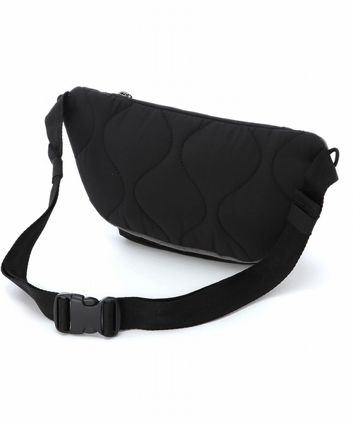 INDISPENSABLE （インディスペンサブル）の「INDISPENSABLE BELT BAG STICKY OQ / インディスペンサブル ベルトバッグ ブラック（ボディバッグ/ウエストポーチ・メンズ・ブラック・FREE）」の3枚目の写真