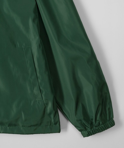 make a ray!(メイク ア レイ!)の「バックプリント カレッジロゴ コーチジャケット/ナイロンジャケット(ブルゾン・メンズ・ベージュ/グリーン/ダークブルー・M/L)」の4枚目の写真
