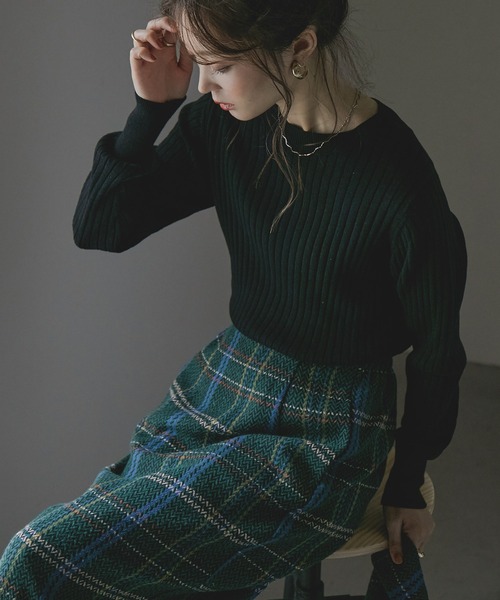 Fashion Letter(ファッションレター)の「ラウンドネックリブニット(ニット/セーター・レディース・ブラック/ダークグリーン/杢グレー/バーガンディー/グレイッシュベージュ・LL~3L/4L~5L/M~L)」の21枚目の写真