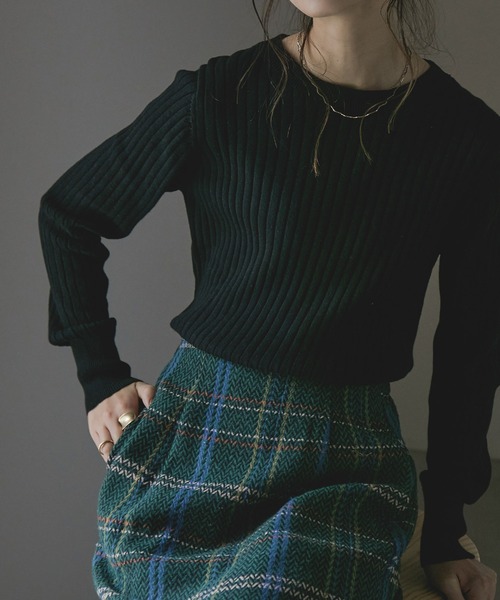 Fashion Letter(ファッションレター)の「ラウンドネックリブニット(ニット/セーター・レディース・ブラック/ダークグリーン/杢グレー/バーガンディー/グレイッシュベージュ・LL~3L/4L~5L/M~L)」の22枚目の写真