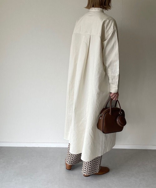 y/m by misato（イムバイミサト）の「ビッグポケットシャツワンピース（シャツワンピース・レディース・オフホワイト・FREE）」の4枚目の写真