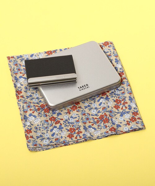 TAKEO KIKUCHI(タケオキクチ)の「◆【LIBERTY】 リバティプリントハンカチ×名刺入れ GIFTBOX(名刺入れ・メンズ・ホワイト系5/ホワイト系その他5/ブルー系4/ベージュ系その他7・00)」の1枚目の写真