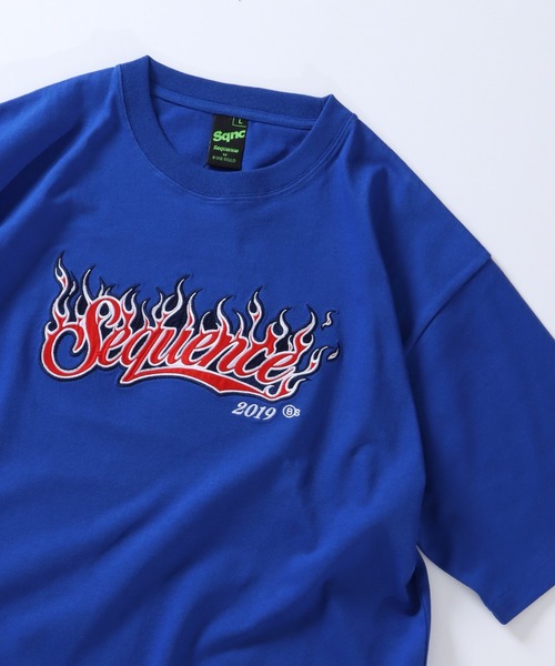 SEQUENZ(シークエンズ)の「SEQUENZ / FLAME COLLEGE WAPPEN SHORT SLEEVE TEE / ファイヤー カレッジ ロゴ 半袖Tシャツ(Tシャツ/カットソー・メンズ・ホワイト/ブラック/グレー/ラベンダー/グリーン系その他2/その他3/その他4/その他1/その他5/その他2/その他6/グリーン系その他/ブルー・MEDIUM/LARGE/X-LARGE)」の12枚目の写真