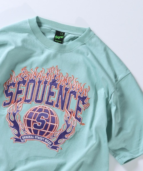 SEQUENZ(シークエンズ)の「SEQUENZ / FLAME COLLEGE WAPPEN SHORT SLEEVE TEE / ファイヤー カレッジ ロゴ 半袖Tシャツ(Tシャツ/カットソー・メンズ・ホワイト/ブラック/グレー/ラベンダー/グリーン系その他2/その他3/その他4/その他1/その他5/その他2/その他6/グリーン系その他/ブルー・MEDIUM/LARGE/X-LARGE)」の6枚目の写真
