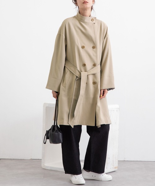 POU DOU DOU（プードゥドゥ）の「ポリエステルソフトギャバスタンドカラーコート（トレンチコート・レディース・ライトブルー/ベージュ/カーキ・3）」の2枚目の写真