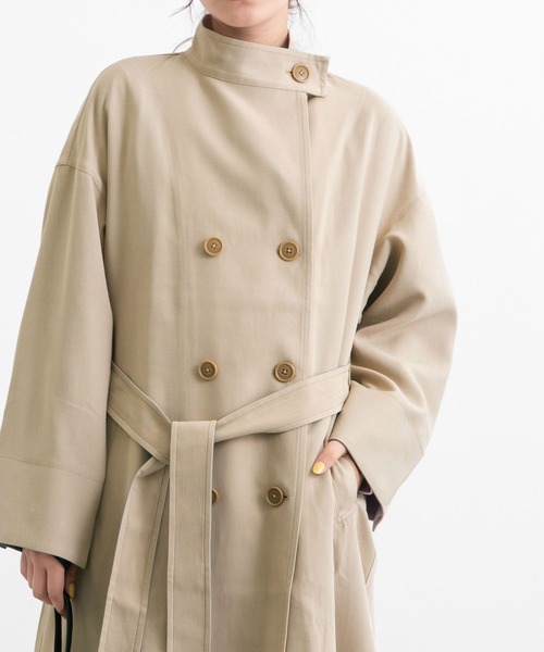 POU DOU DOU（プードゥドゥ）の「ポリエステルソフトギャバスタンドカラーコート（トレンチコート・レディース・ライトブルー/ベージュ/カーキ・3）」の20枚目の写真