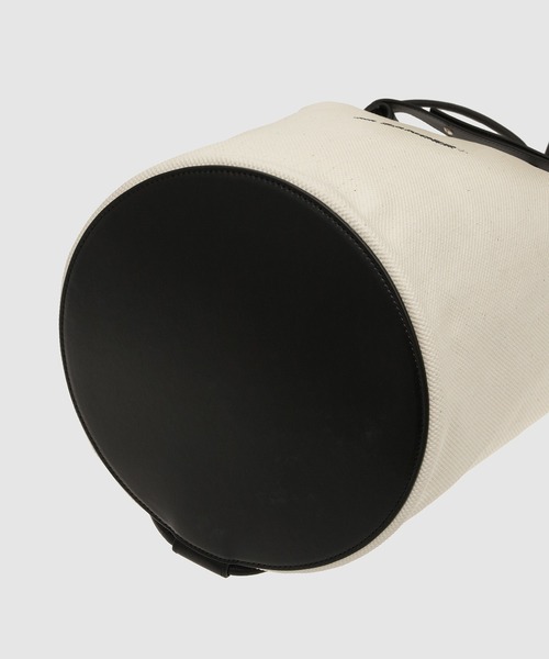 JIL SANDER（ジルサンダー）の「ROLL DUFFLE SM（バックパック/リュック・レディース・ライトベージュ・U）」の2枚目の写真