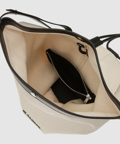 JIL SANDER（ジルサンダー）の「ROLL DUFFLE SM（バックパック/リュック・レディース・ライトベージュ・U）」の3枚目の写真