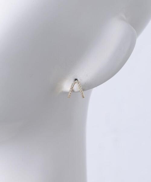 UNITED ARROWS（ユナイテッドアローズ）の「＜UNITED ARROWS＞V-SHAPED ピアス（ピアス（両耳用）・レディース・シルバー/ゴールド・FREE）」の4枚目の写真