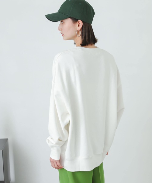 SENSE OF PLACE by URBAN RESEARCH（センスオブプレイスバイアーバンリサーチ）の「オーバーサイズロゴスウェットシャツ（スウェット・レディース・ピンクベージュ/オフホワイト/グレー・ONE）」の8枚目の写真