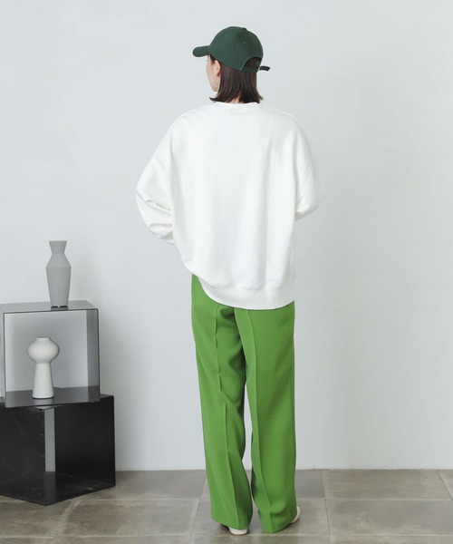 SENSE OF PLACE by URBAN RESEARCH（センスオブプレイスバイアーバンリサーチ）の「オーバーサイズロゴスウェットシャツ（スウェット・レディース・ピンクベージュ/オフホワイト/グレー・ONE）」の12枚目の写真