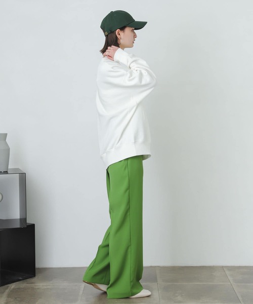 SENSE OF PLACE by URBAN RESEARCH（センスオブプレイスバイアーバンリサーチ）の「オーバーサイズロゴスウェットシャツ（スウェット・レディース・ピンクベージュ/オフホワイト/グレー・ONE）」の14枚目の写真