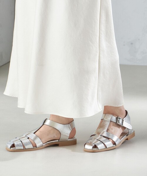 SHIPS（シップス）の「* スリム グルカ サンダル 22.5～25.5cm 24SS ◇（サンダル・レディース・ブラック/ベージュ/オフホワイト/シルバー・50/40/30/25/55）」の4枚目の写真