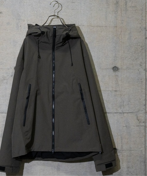 JOHN'S CLOSET(ジョンズクローゼット)の「【13】ミニリップストレッチマウンテンパーカー(マウンテンパーカー・メンズ・ブラウン/チャコールグレー/ブラック・LARGE/MEDIUM)」の3枚目の写真