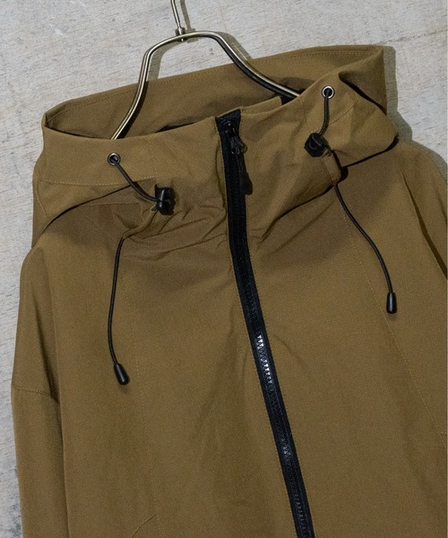 JOHN'S CLOSET(ジョンズクローゼット)の「【13】ミニリップストレッチマウンテンパーカー(マウンテンパーカー・メンズ・ブラウン/チャコールグレー/ブラック・LARGE/MEDIUM)」の4枚目の写真