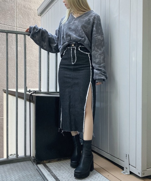 Figments(フィグメンツ)の「2Dスリットデニムスカート(スカート・レディース・ブラック・MEDIUM/SMALL)」の2枚目の写真
