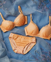 AMOSTYLE BY Triumph（アモスタイルバイトリンプ）の「シャワー 夢みるブラ ノンワイヤー ブラ＆ショーツセット【A,B,C,Dカップ】AMST1260 HU2+Hikini JX（ブラ&ショーツ）」